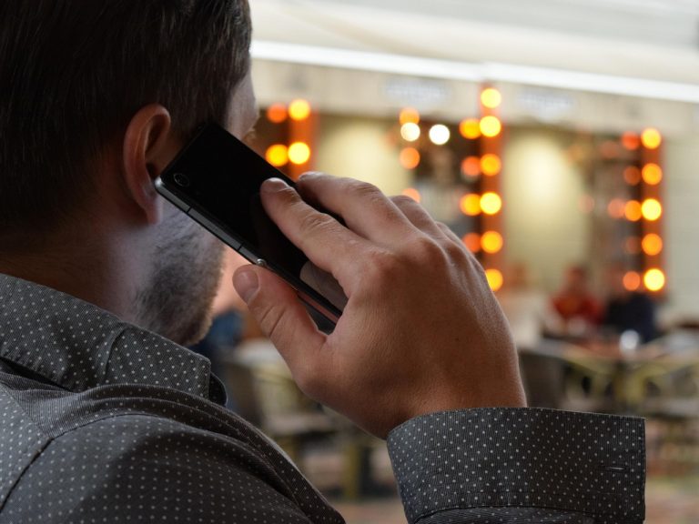 Checklist voor het veilig verkopen of weggeven van een smartphone