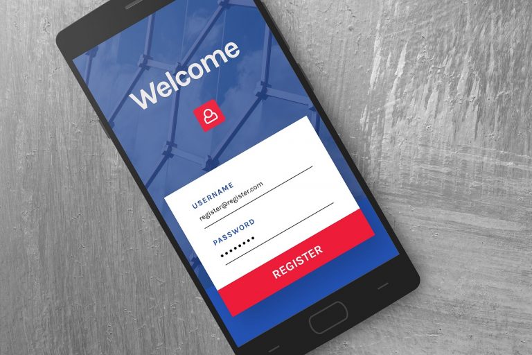 Persoon die app-abonnementen beheert op een smartphone